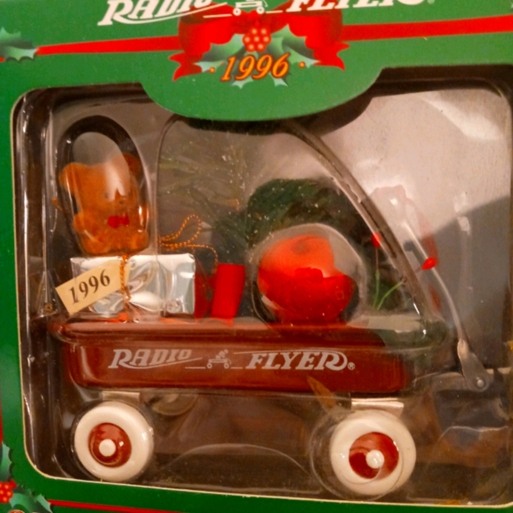 Radio Flyer vintage ornament 1996